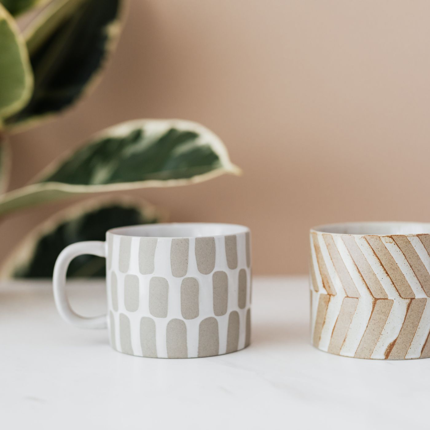 Site Mug with Silicone Lid — detail
